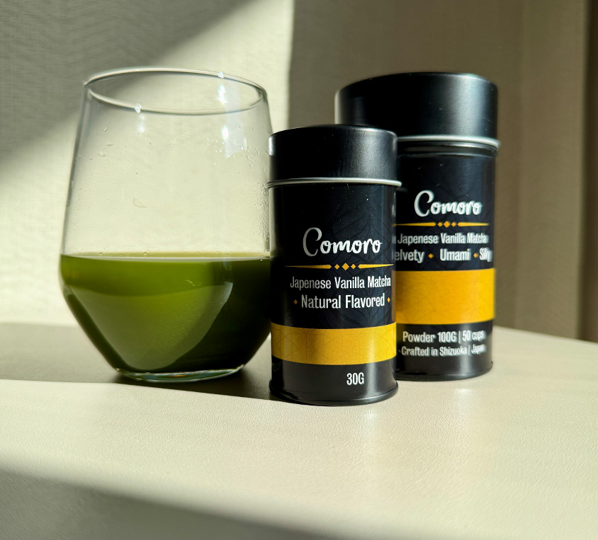 Metalowa puszka z herbatą Vanilla Japan Matcha – eleganckie opakowanie na prezent i codzienną matchę